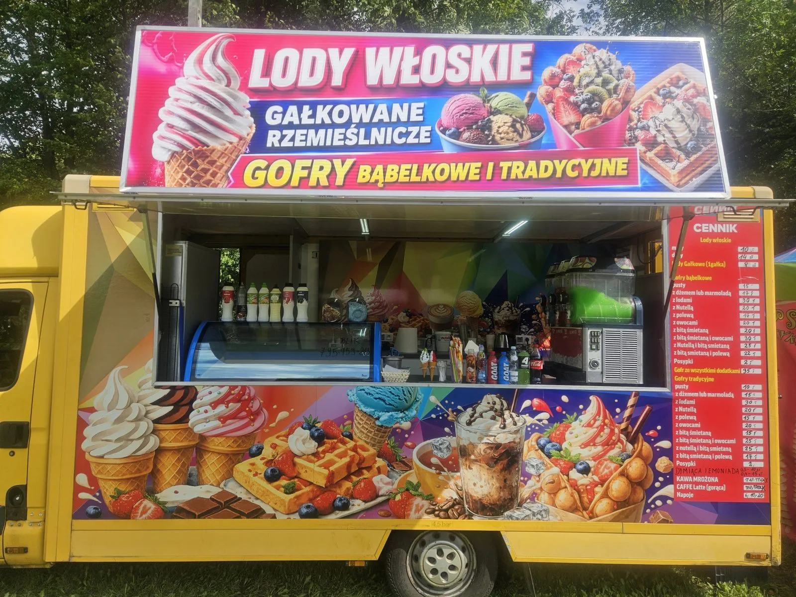 Słodki zakątek Lody,Gofry